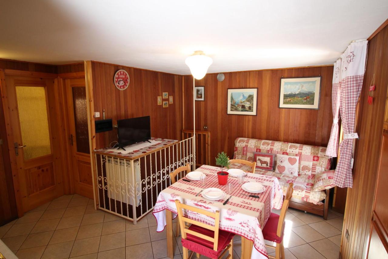 Lo Stambecco Holiday Apartment - Affitti Brevi Italia Brusson Esterno foto