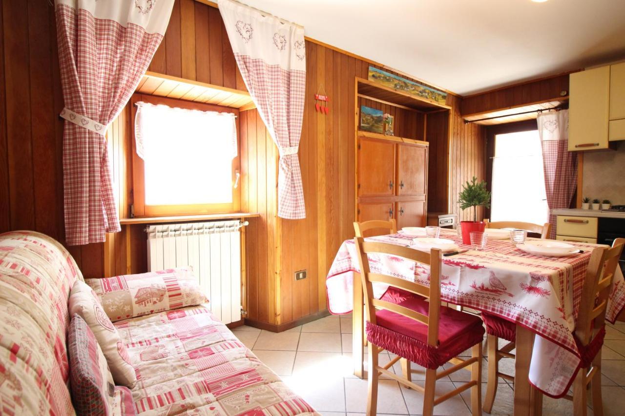 Lo Stambecco Holiday Apartment - Affitti Brevi Italia Brusson Esterno foto